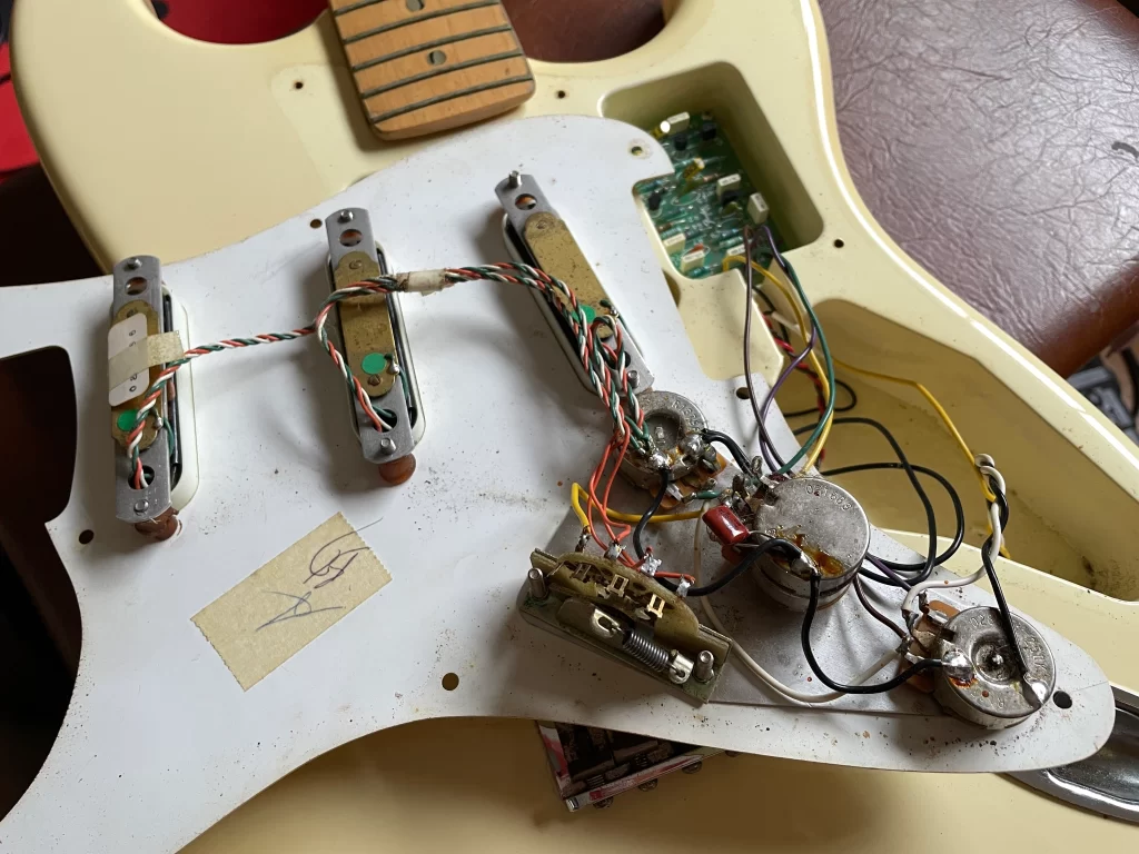 Fender USA Eric Clapton Signature with Lace Sensor (1996) - scrapbook3