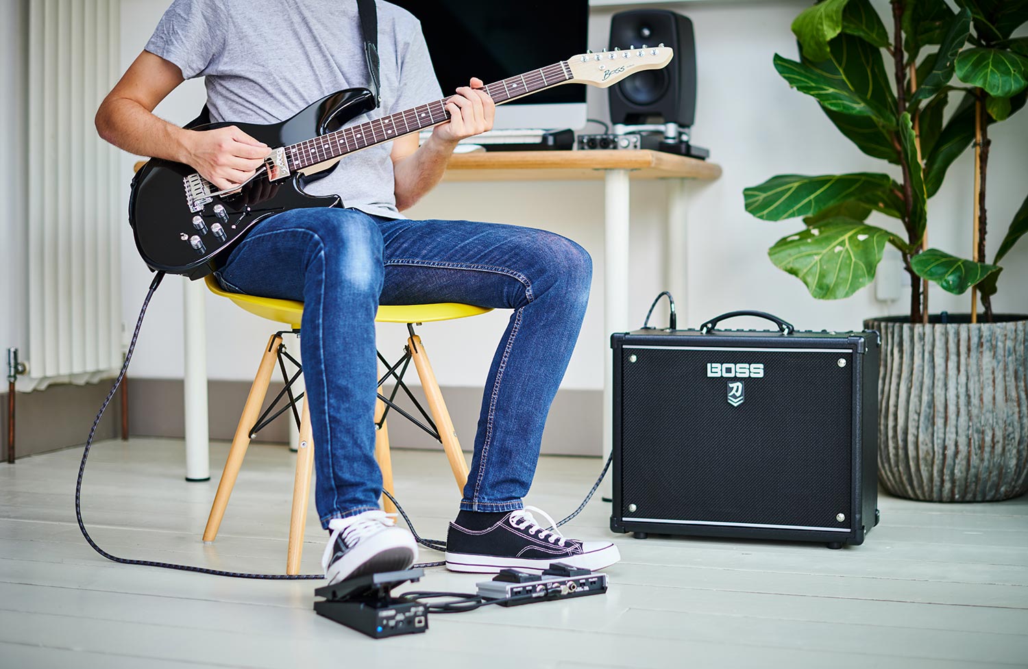 BOSS Announces EV-1-WL Wireless MIDI Expression Pedal