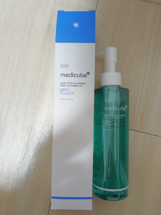 Qoo10] メディキューブ 【公式正品】 ゼロ毛穴クレンジングオイル
