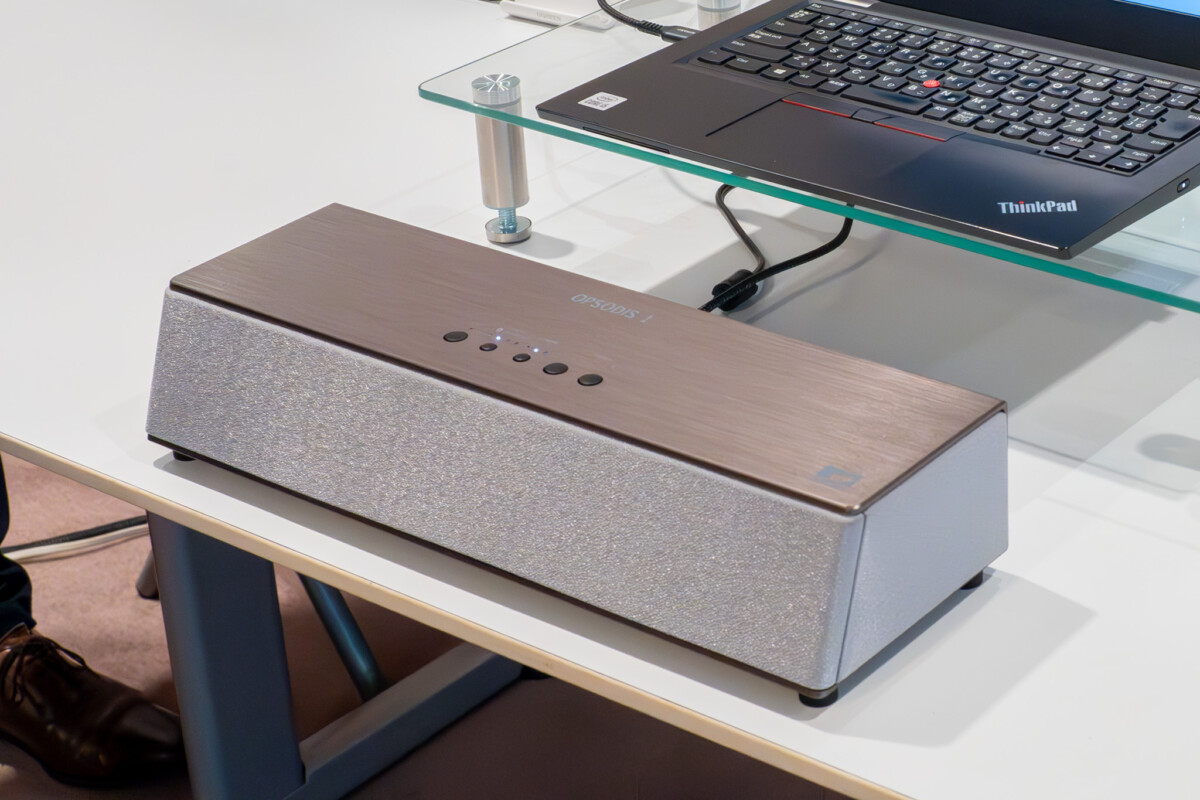 聴くと世界が変わる、世界初のバイノーラル原理によるスピーカー