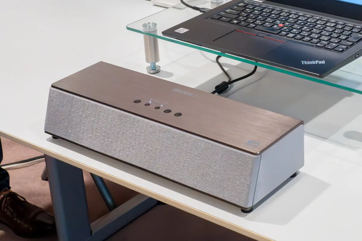 聴くと世界が変わる、世界初のバイノーラル原理によるスピーカー