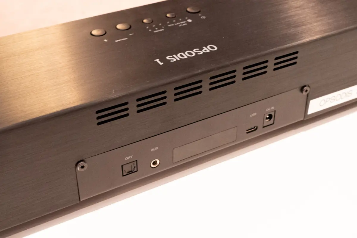 聴くと世界が変わる、世界初のバイノーラル原理によるスピーカー