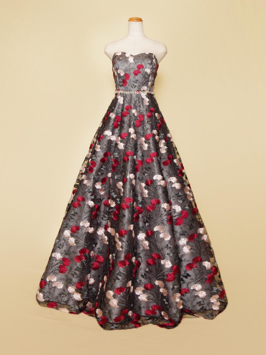 シルバーグレーサテン×レッド花柄刺繍を組み合わせた大人っカッコいい