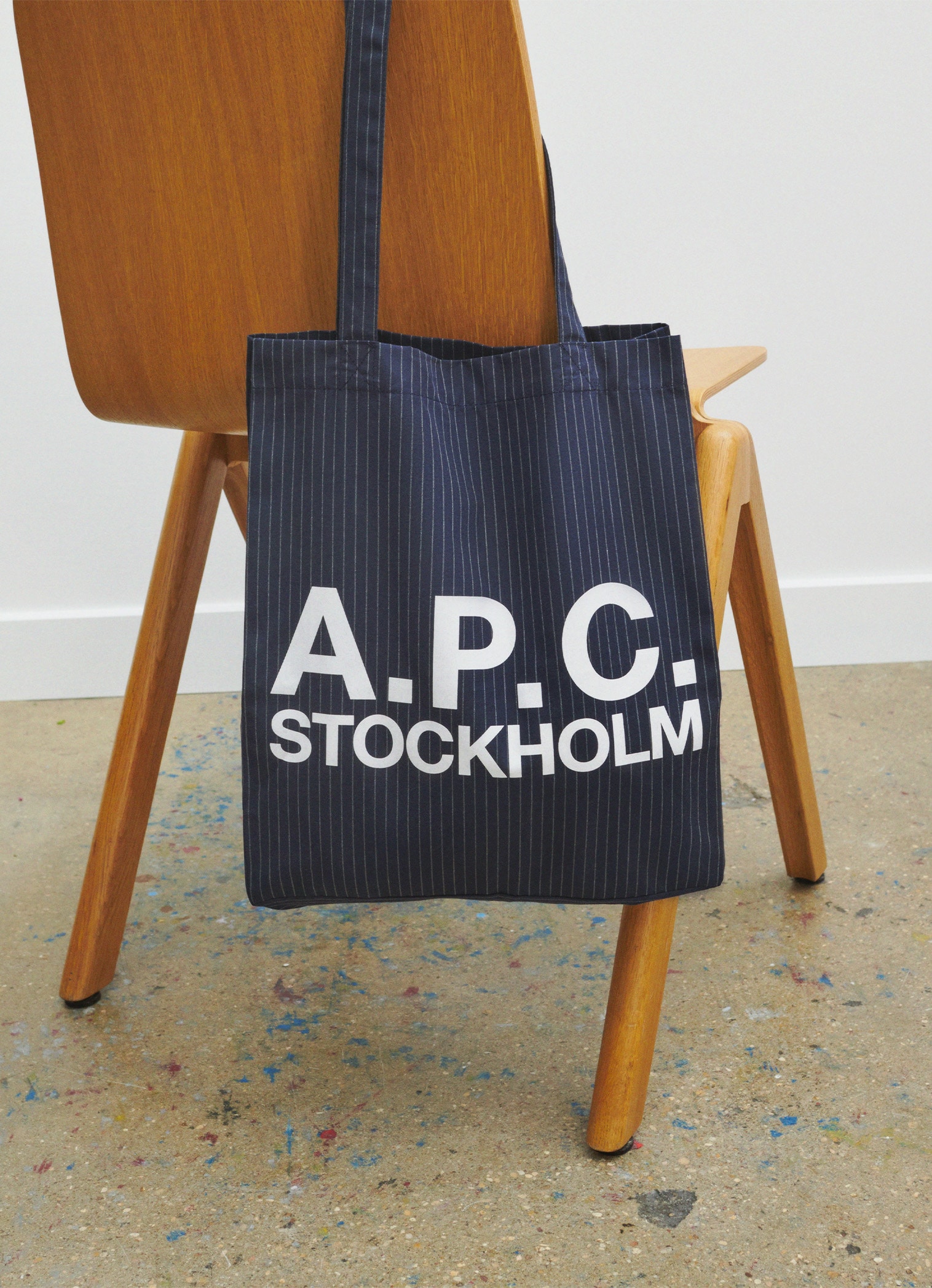 CITY TOTE : 持続性とユニークさ | MAGAZINE | A.P.C. | アーペーセー