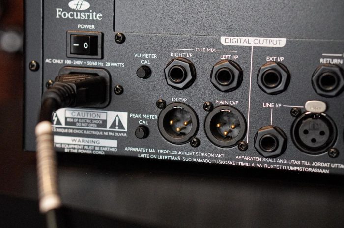 FOCUSRITE ISA OneのDI入力でエレキギターの音がワンランクアップ