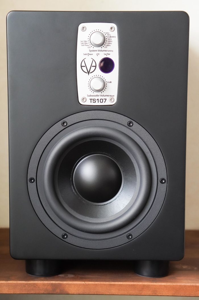 EVE AUDIO SC208モニタースピーカーのレビュー。デカいモニターは