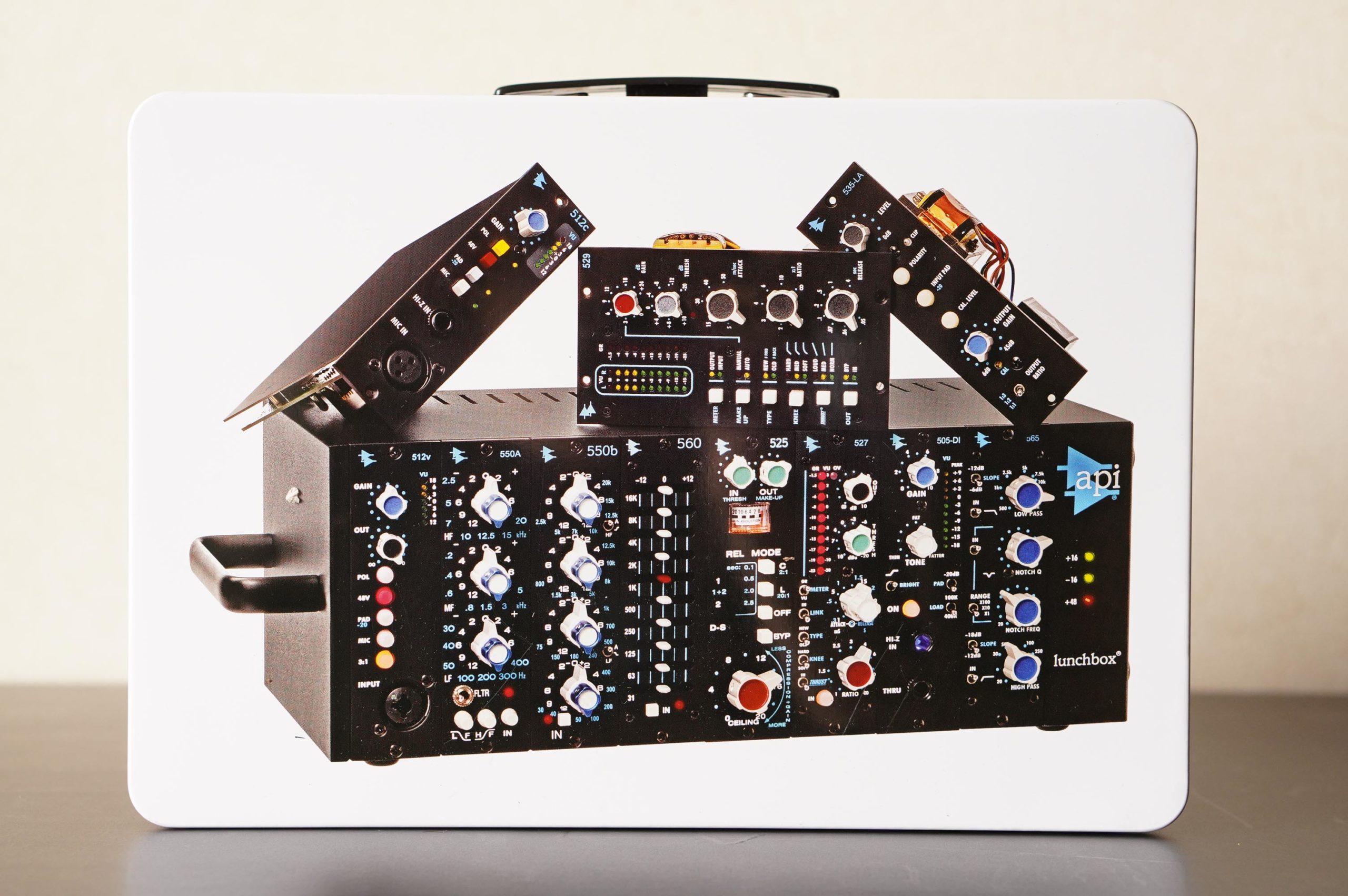 API 512Cの使用レビュー！カラッと晴れた音色の定番マイクプリアンプ