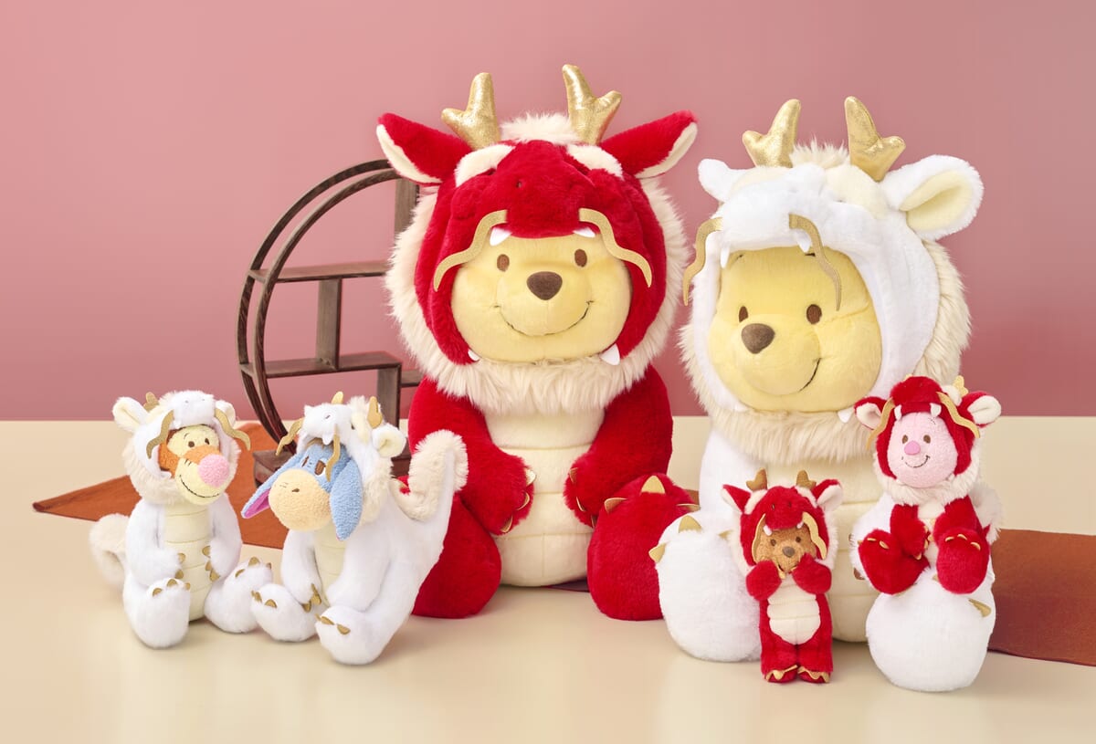 辰モチーフのコスチュームを着たプーさんのぬいぐるみ！ディズニー