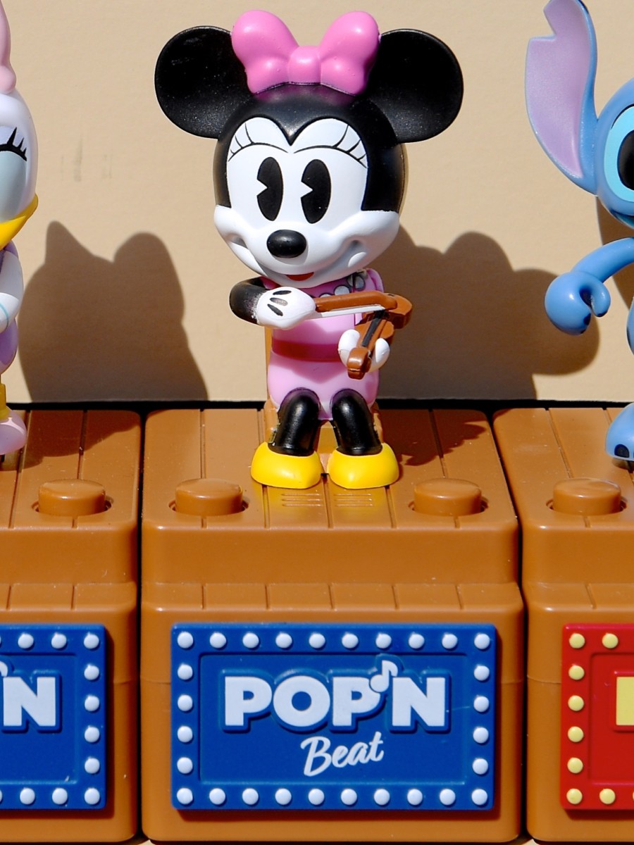 ビッグバンド・ジャズを奏でる＆踊るミッキーたちのフィギュア！タカラ