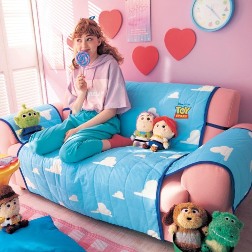 トイ・ストーリー』の雲柄で簡単模様替え！ベルメゾン ディズニー「綿