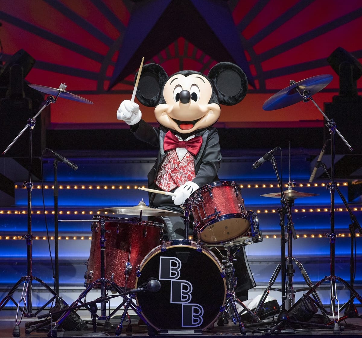 ドラムを演奏するミッキーマウスデザイン！東京ディズニーシー「ビッグ