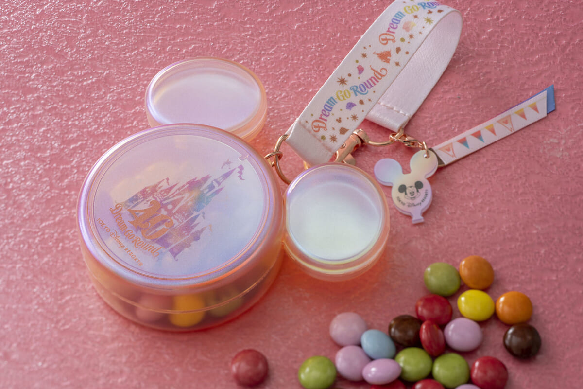 バルーンのチャーム付き！東京ディズニーリゾート40周年“ドリームゴー