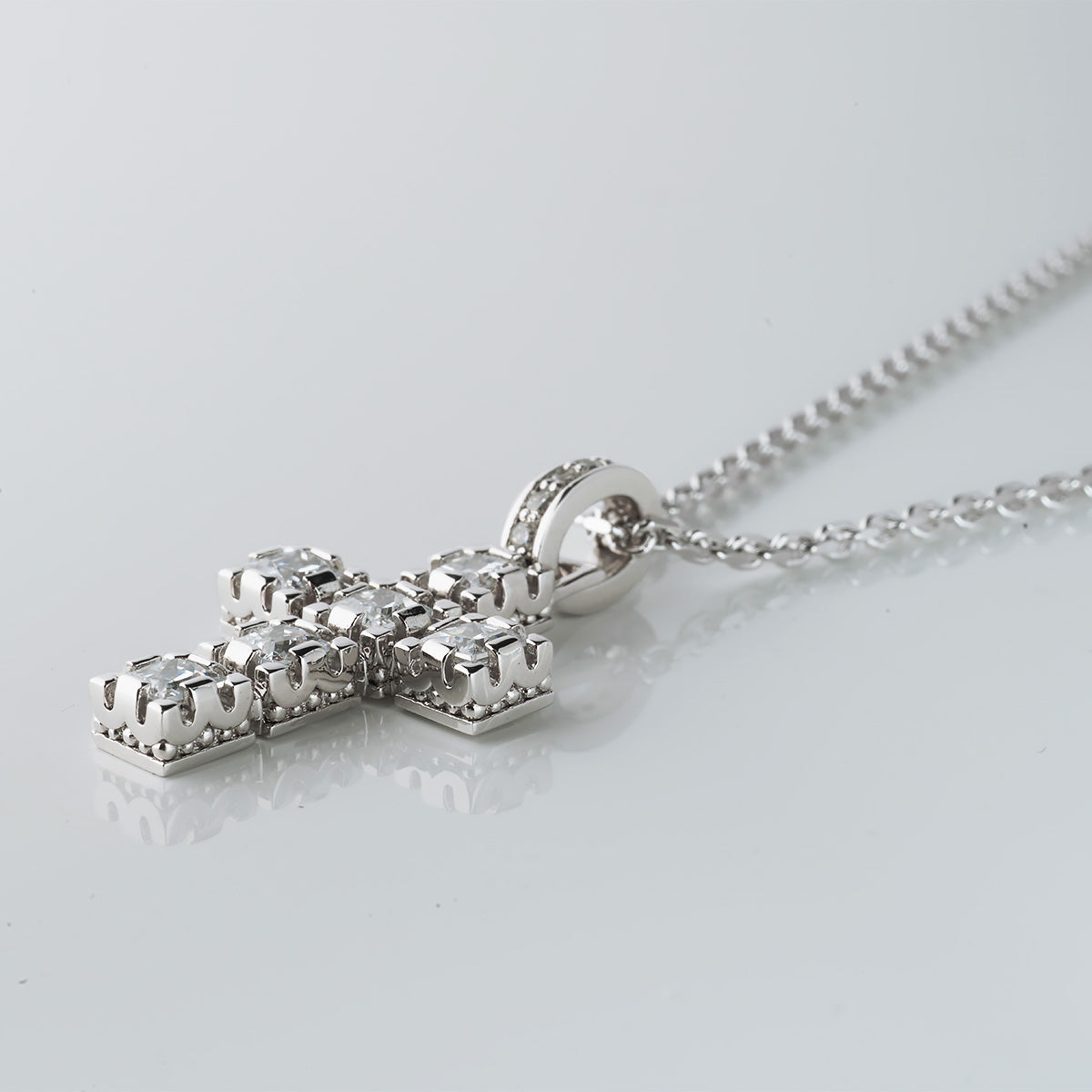 Crown Cross Necklace -white- DUBj-289-2 | DUBcollection Silver