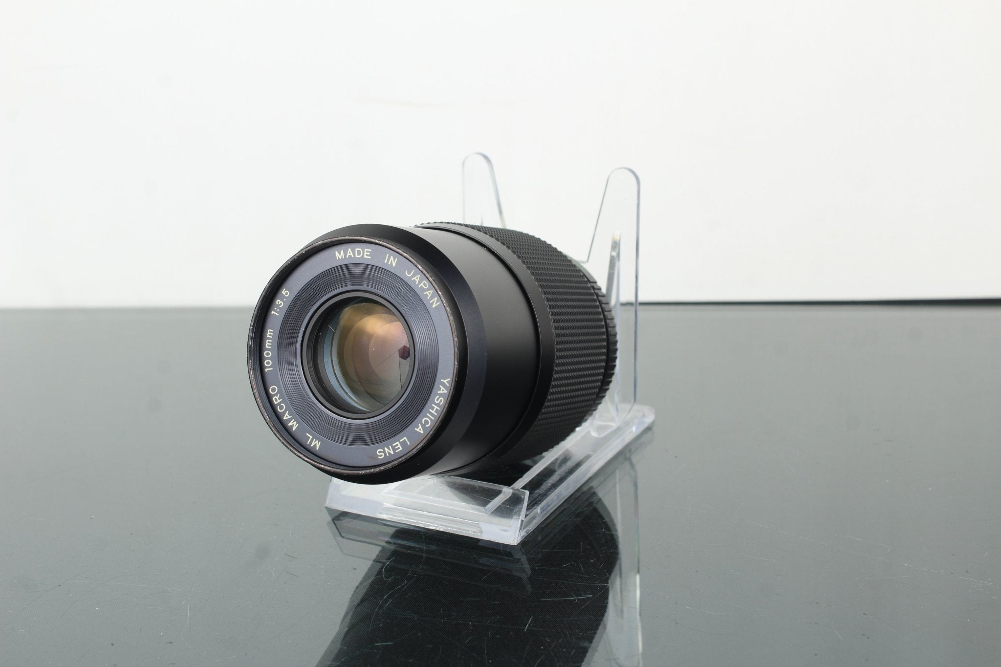 Yashica Lenses – Dutch|Thrift