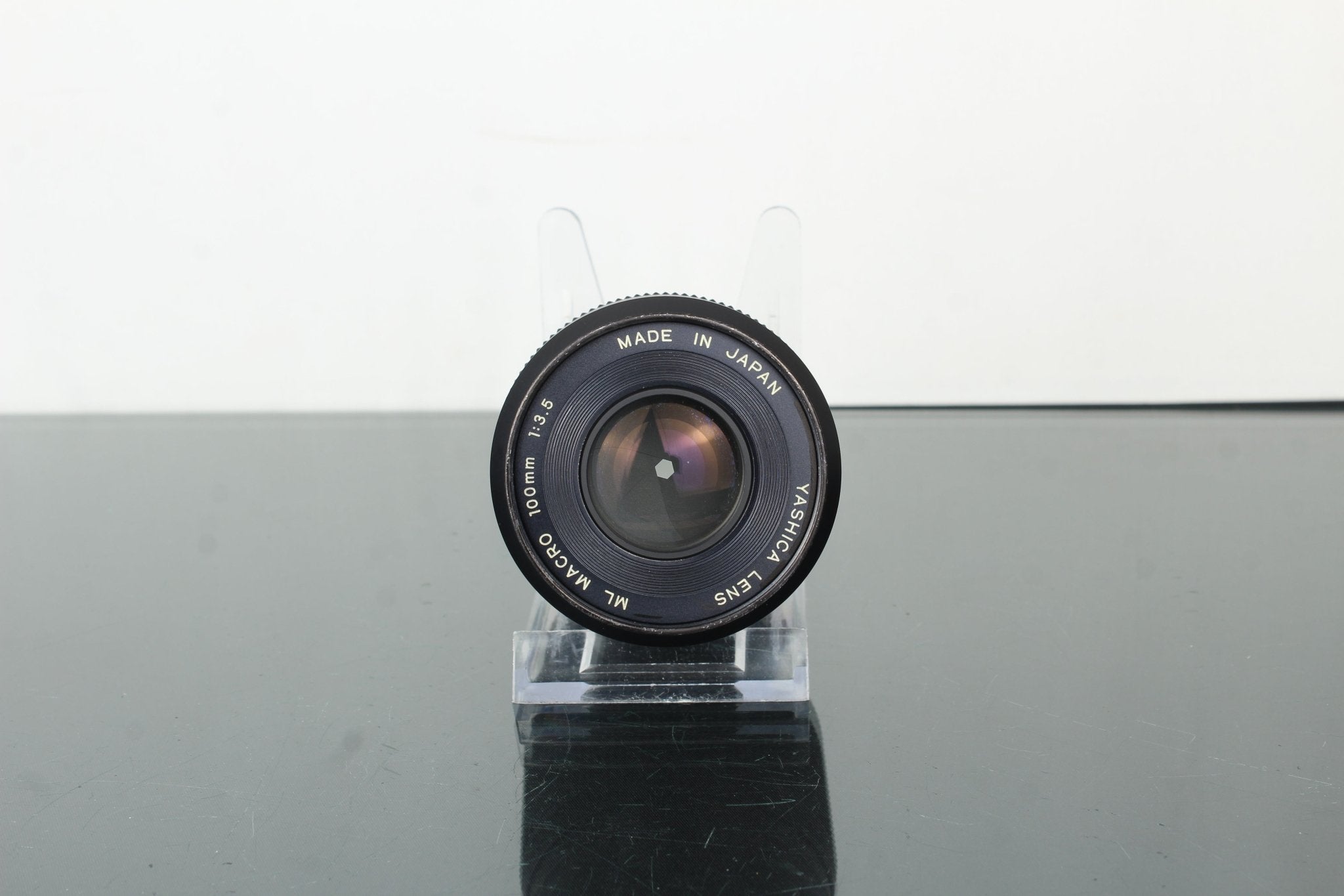 Yashica Lenses – Dutch|Thrift