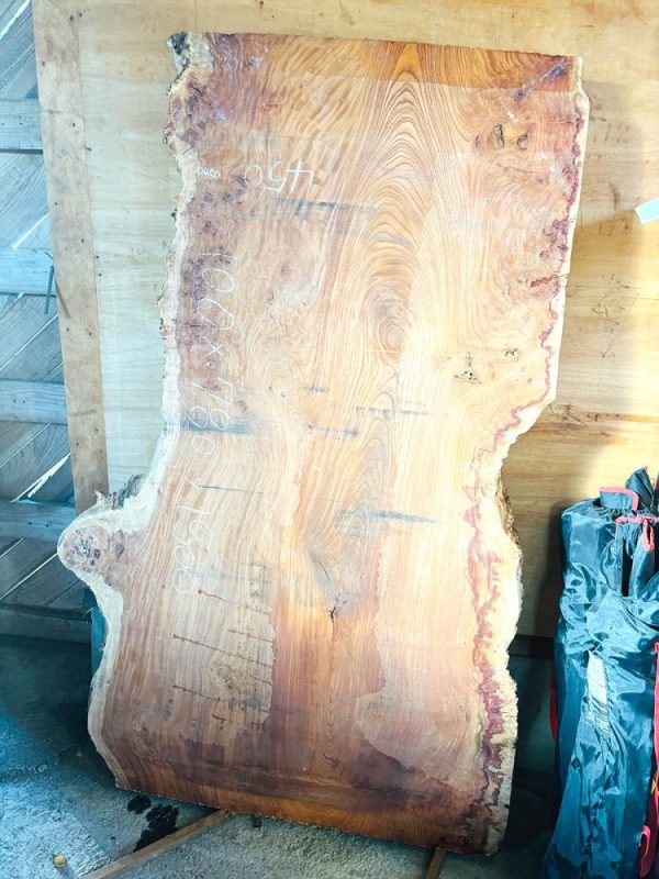 希少な瘤杢のケヤキ一枚板テーブルがついに入荷！ | エコロキア