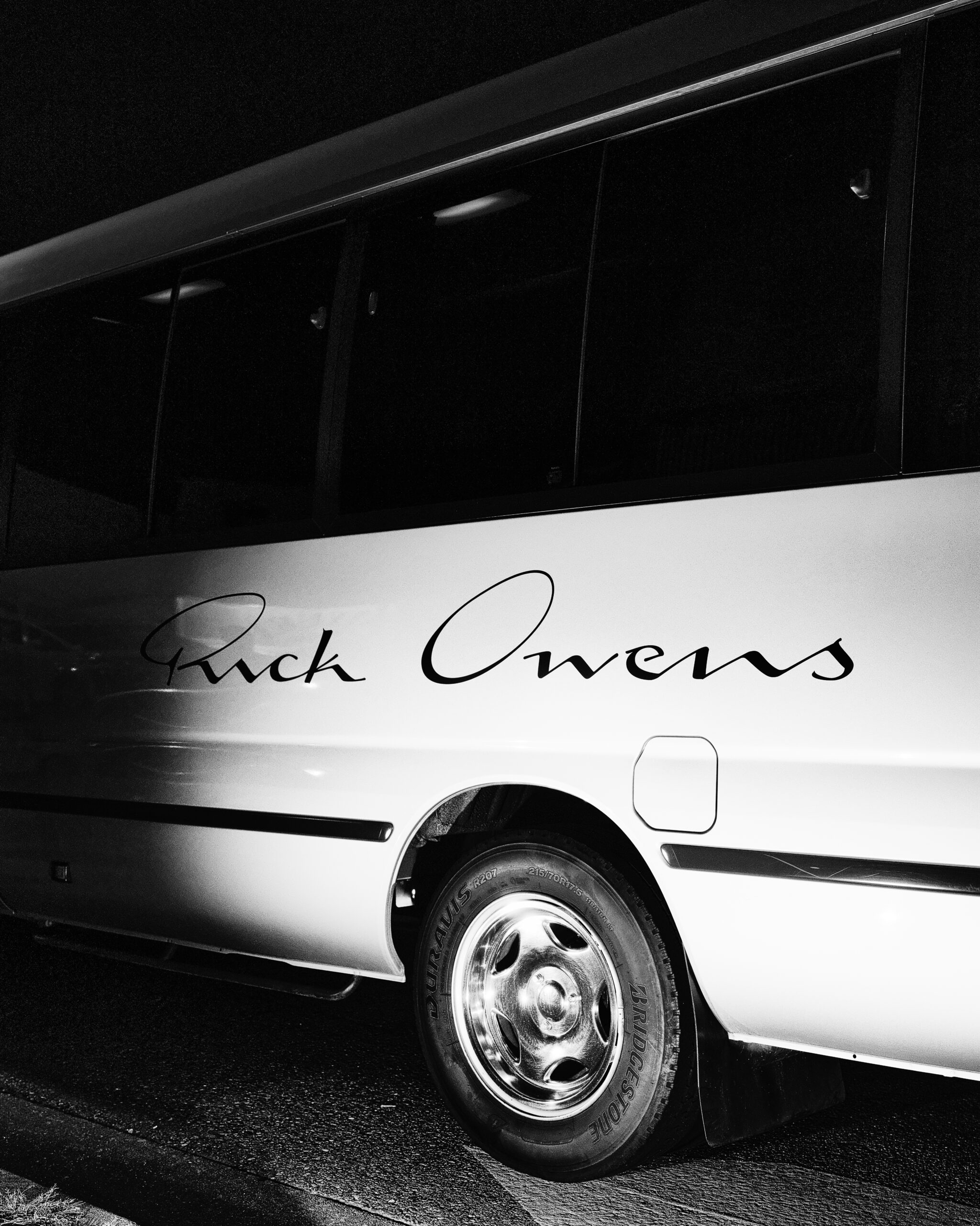 MORE RICK OWENS PHOTOGRAPHED BY DANIELLE LEVITT」の発売を祝して