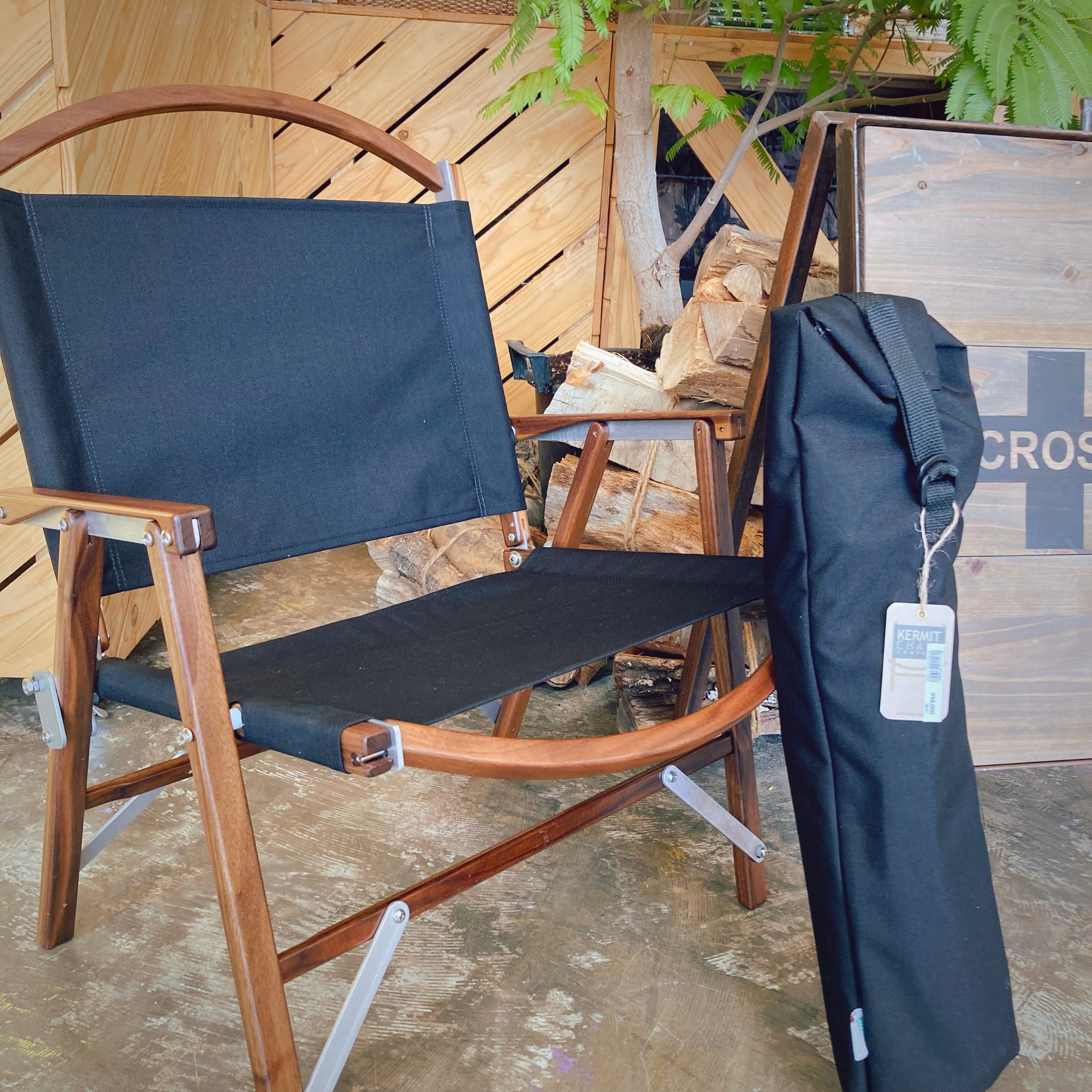 KERMIT CHAIR/カーミットチェア】ウォールナット ブラック – CROSS ORANGE