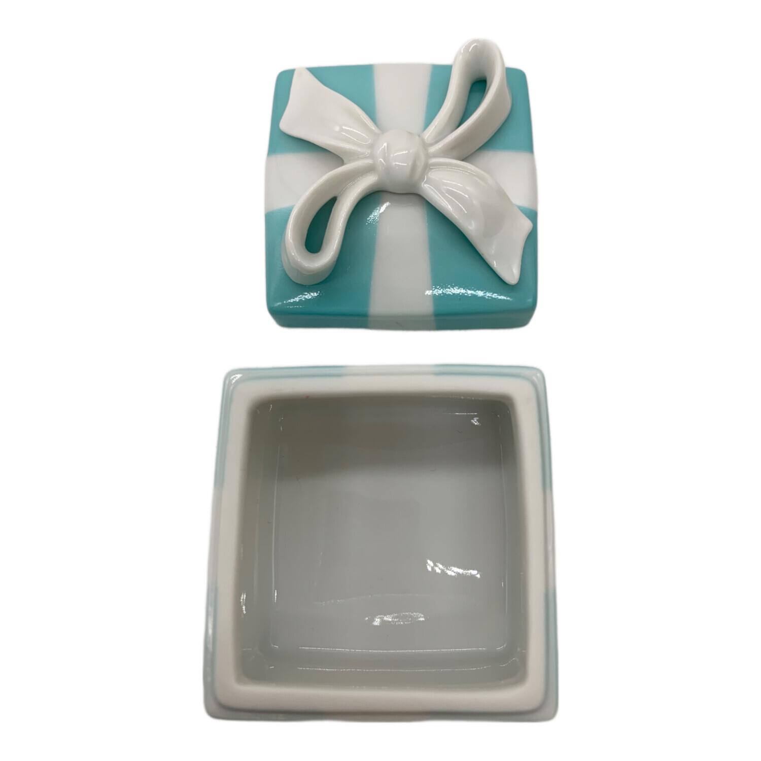 TIFFANY & Co. (ティファニー) ミニブルーボウボックス｜トレファクONLINE