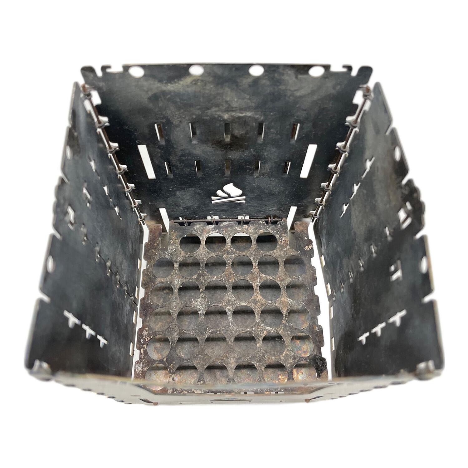 BUSHCRAFT ESSENTIALS (ブッシュクラフトエッセンシャルズ) 焚火台