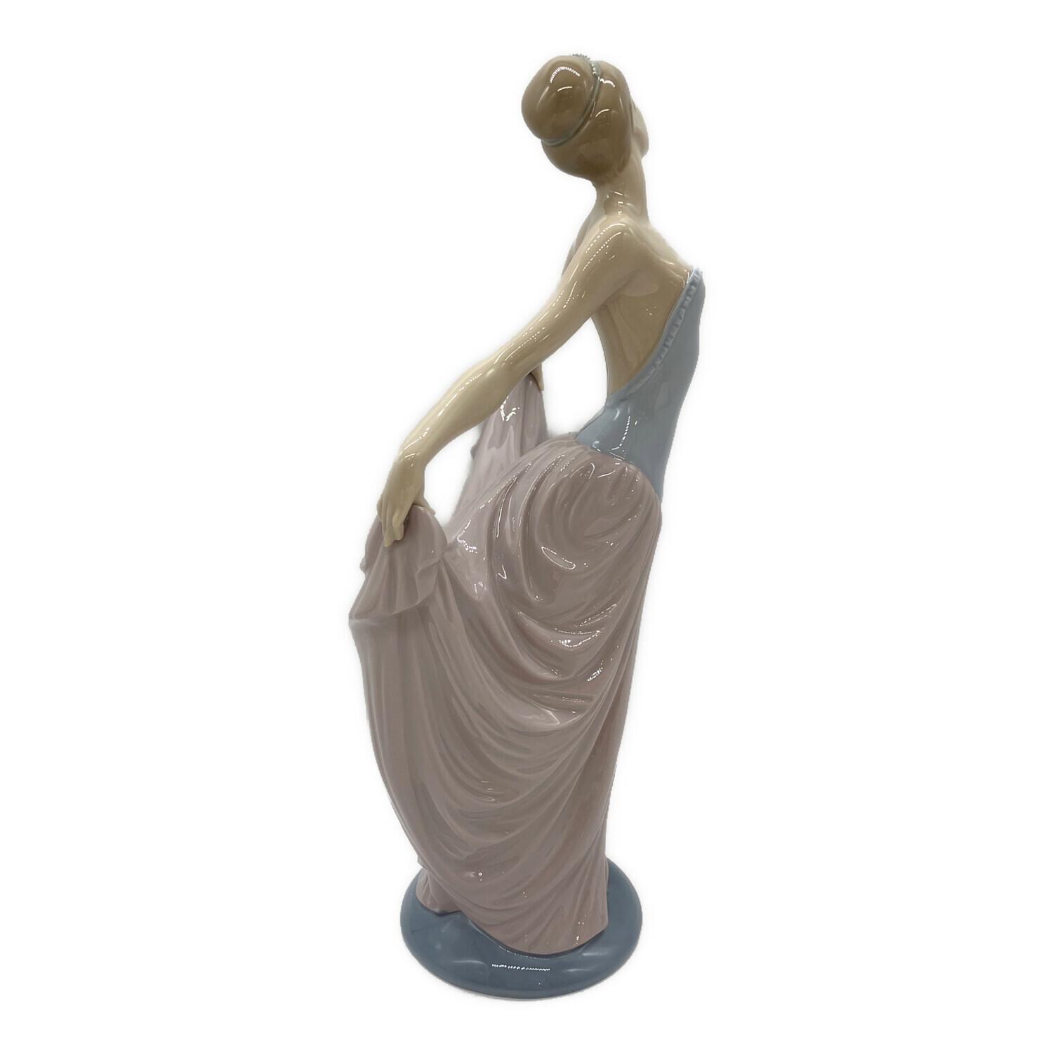 リヤドロ No.05050 踊る少女 リヤドロ No.05050 踊る少女 踊る少女