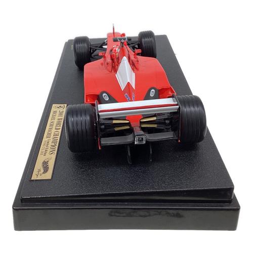 フェラーリ F1 モデルカー 1/18 2001年 シューマッハ 個体ナンバ 有
