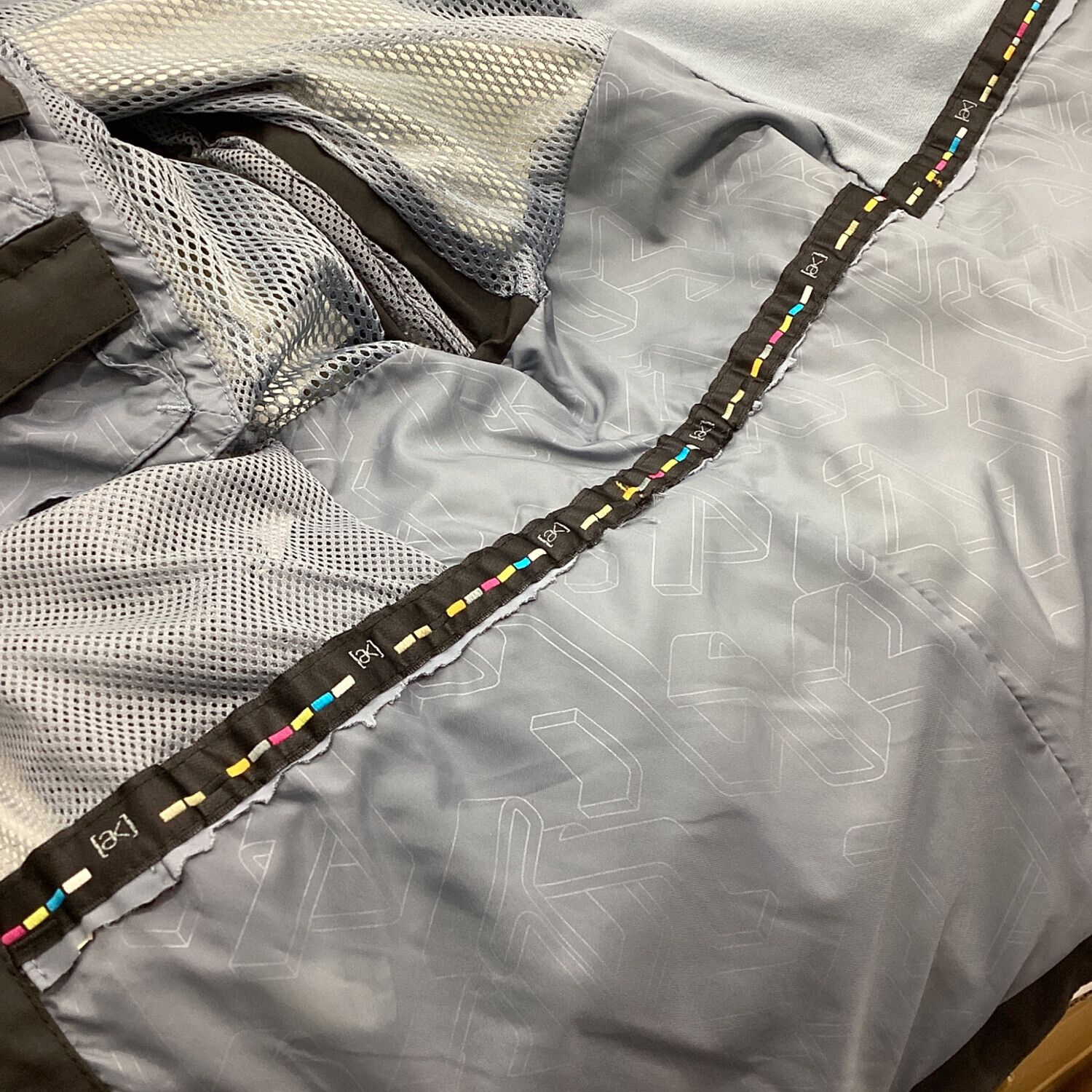 ak BURTON (エーケー バートン) スノーボードウェア(ジャケット