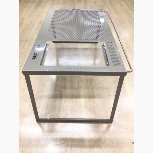 bush de BRUNT (ブラント) アウトドアテーブル タンカラー REALIST