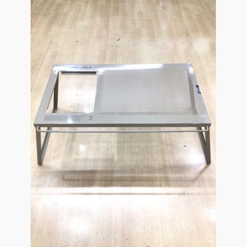 bush de BRUNT (ブラント) アウトドアテーブル タンカラー REALIST