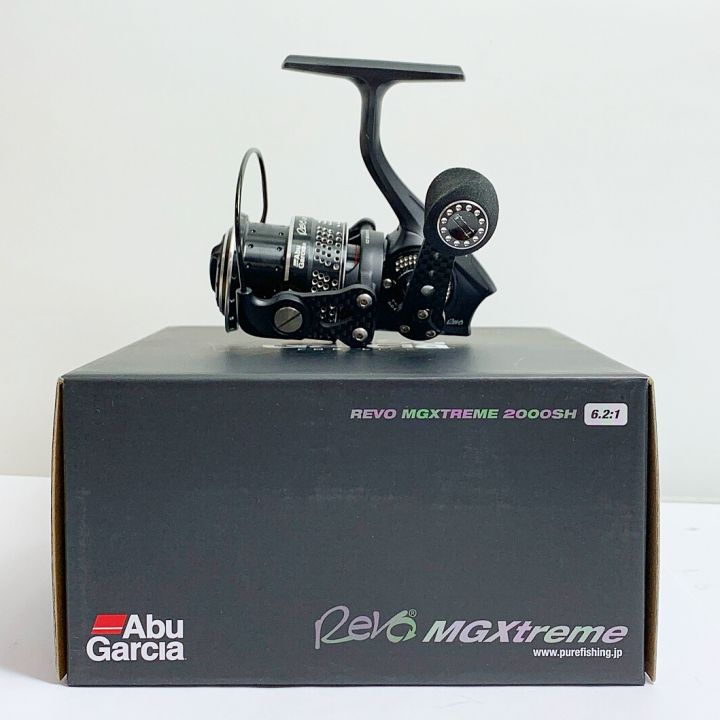 Abu Garcia アブガルシア スピニングリール ややキズあり REVO