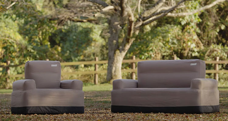 空気を入れるだけ、持ち運べる快適エアカウチ！どこでもくつろぎ