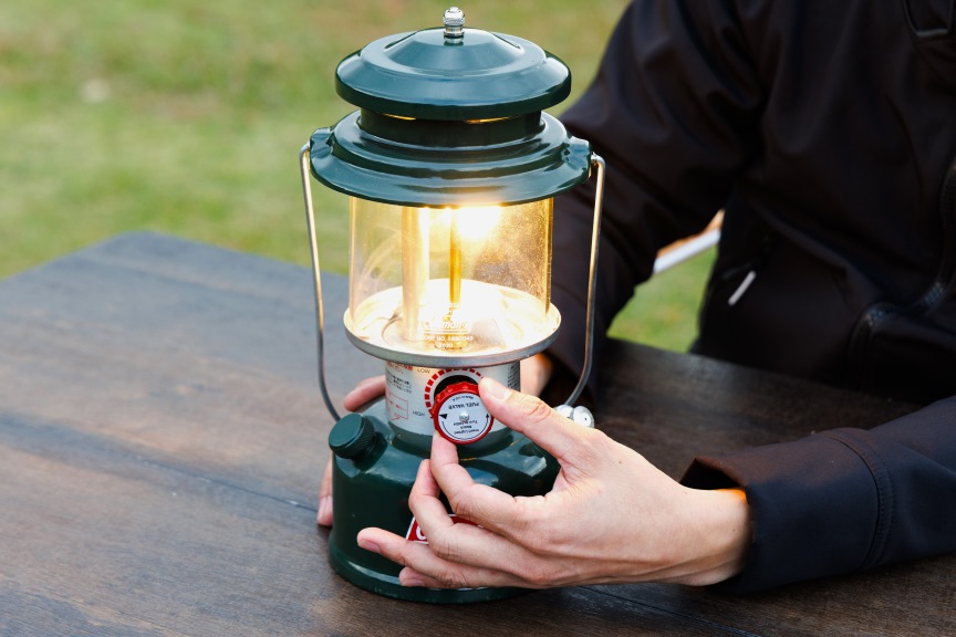 ワンマントルランタン(レッド)の通販｜キャンプ用品のコールマン【公式