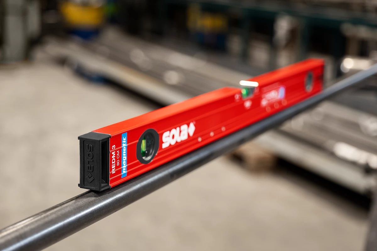 ソラ マグネティック アルミボックス水平器 全長60cm RedM 3 60