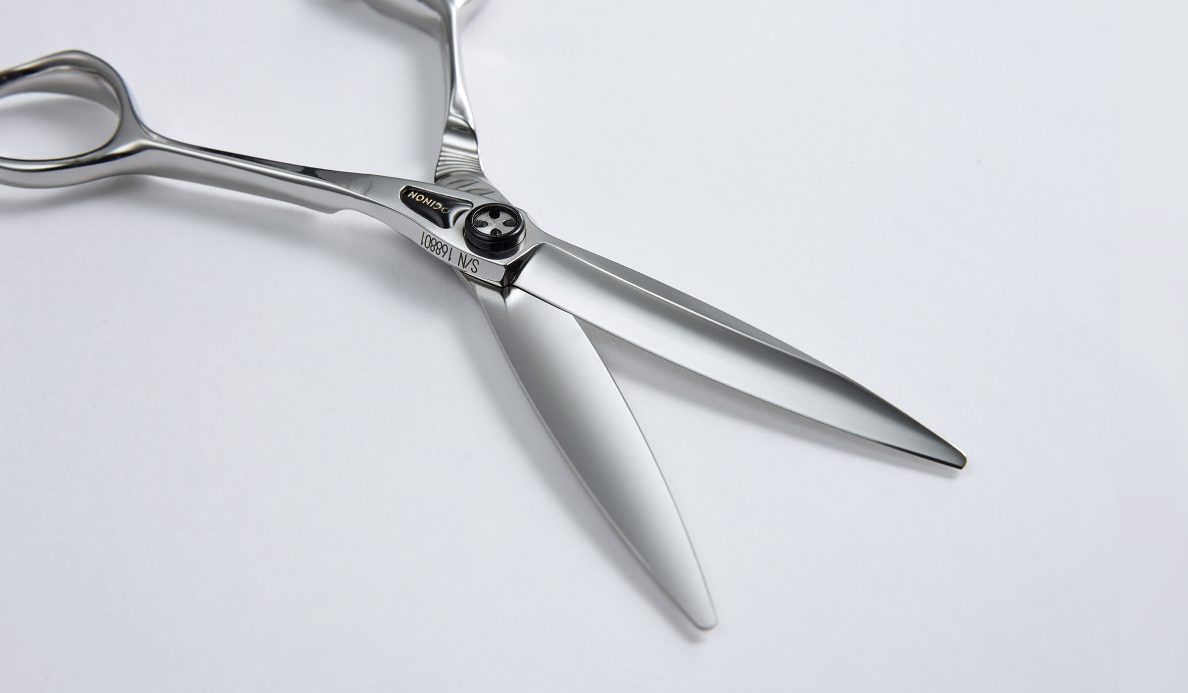 美容師の為のハサミの選び方｜おすすめの種類・メンテナンスの注意点は？