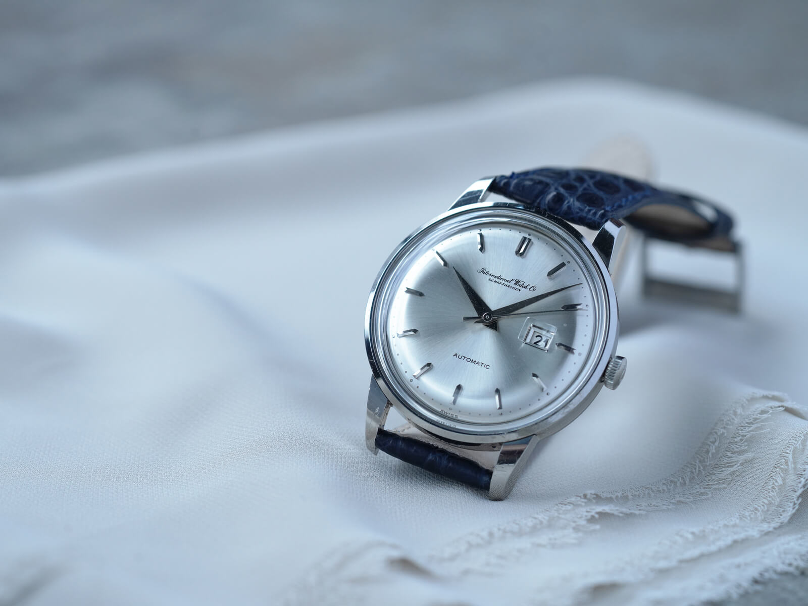 IWC/オールドインター/ビッグラウンドケース寄り目デイト/シルバー