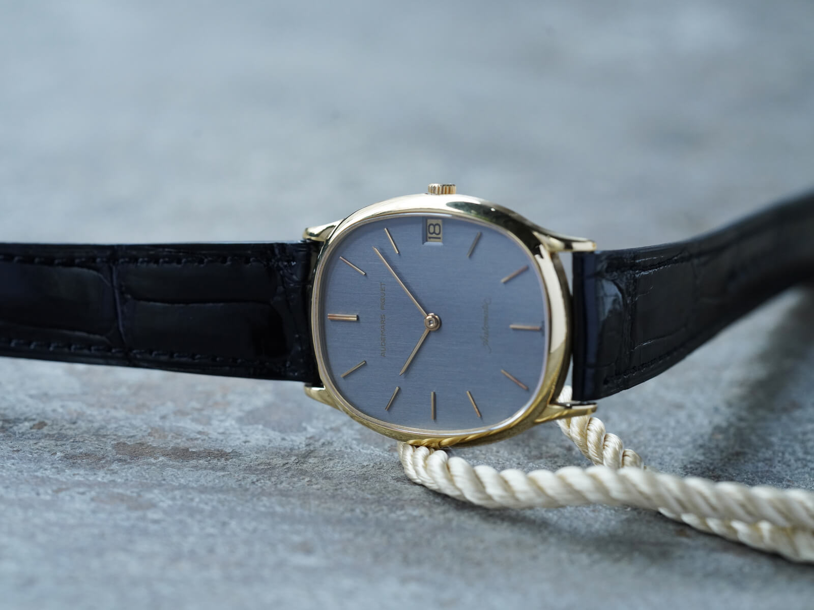 オーデマピゲ/オーバルケースデイト/グレーダイヤル/Audemars Piguet