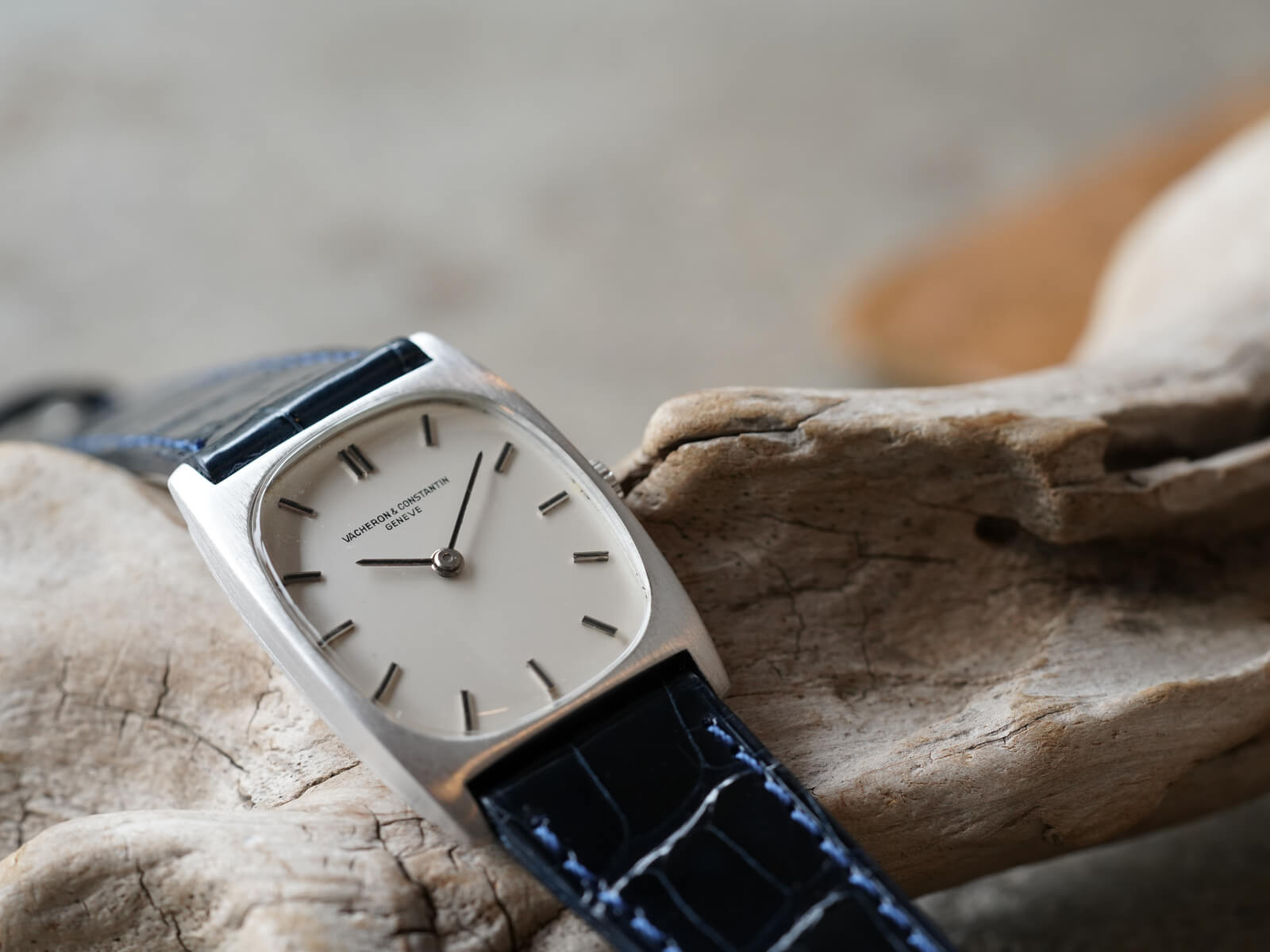 ヴァシュロンコンスタンタン/レクタンギュラーケース/シルバーダイヤル