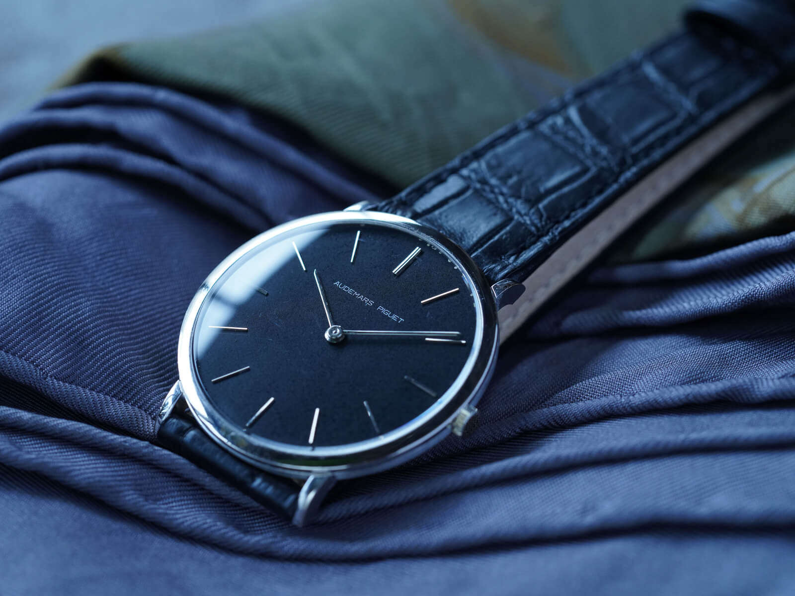 オーデマピゲ/エクストラフラット/ラウンドケース/マットブラック