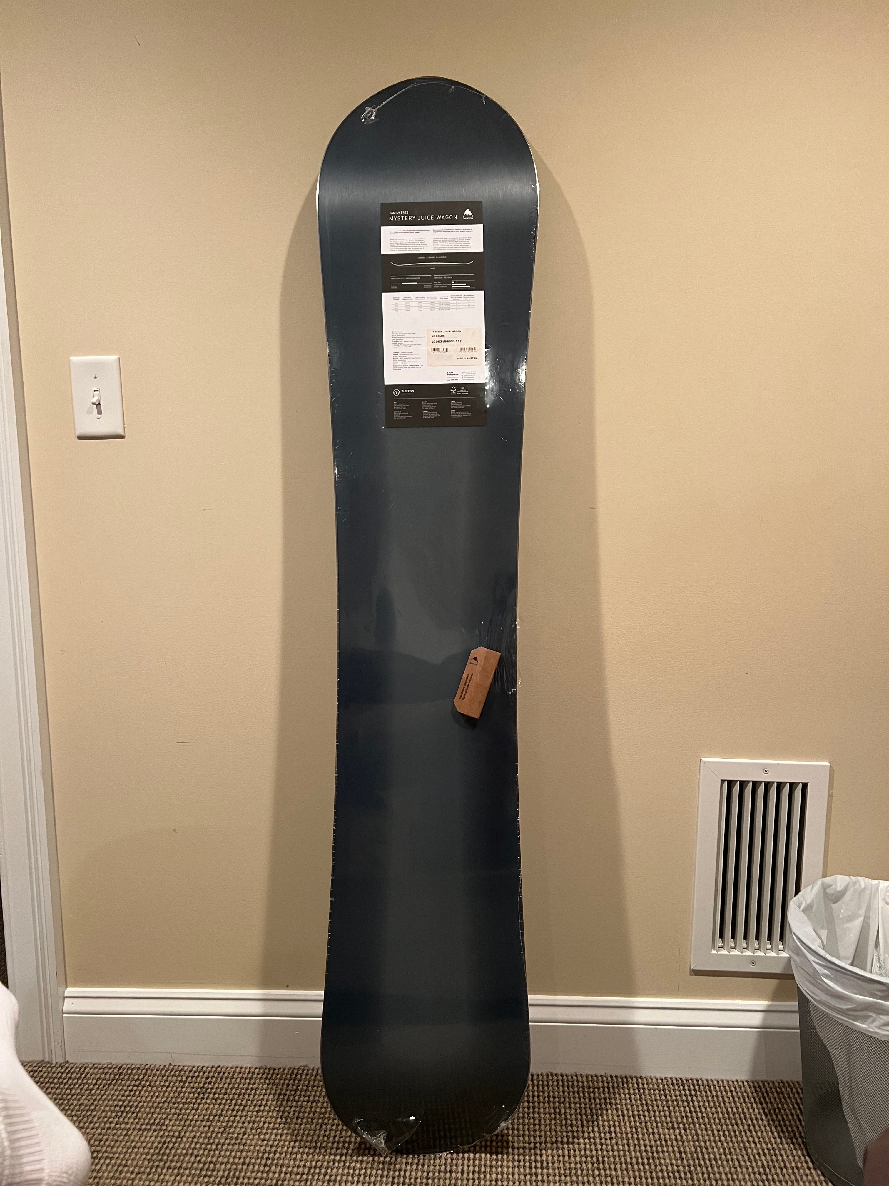 New Burton Snowboard - Family Tree Mystery Juice Wagon 157