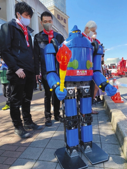 ロボも「聖火」掲げ歩く 瀬戸 愛工大、鉄人28号再現 | お知らせ | 中