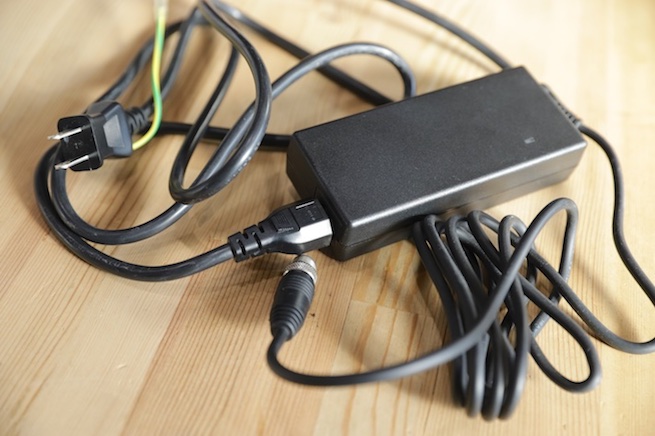 充電器のケーブルを短縮