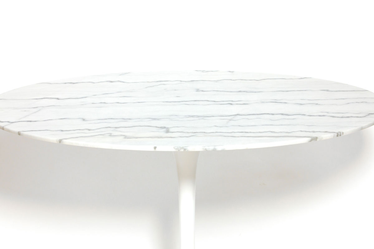 チューリップダイニングテーブル | 高品質なデザイナーズ家具 E