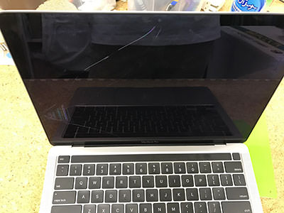 MacBook Pro 13 A2338(2020年)の液晶割れ 修理・買取 | 液晶修理センター
