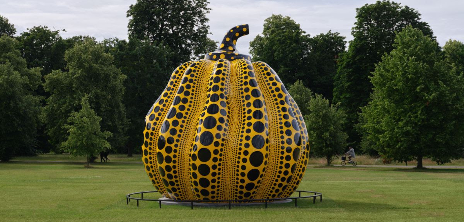 A new large-scale public sculpture by Yayoi Kusama in Kensington