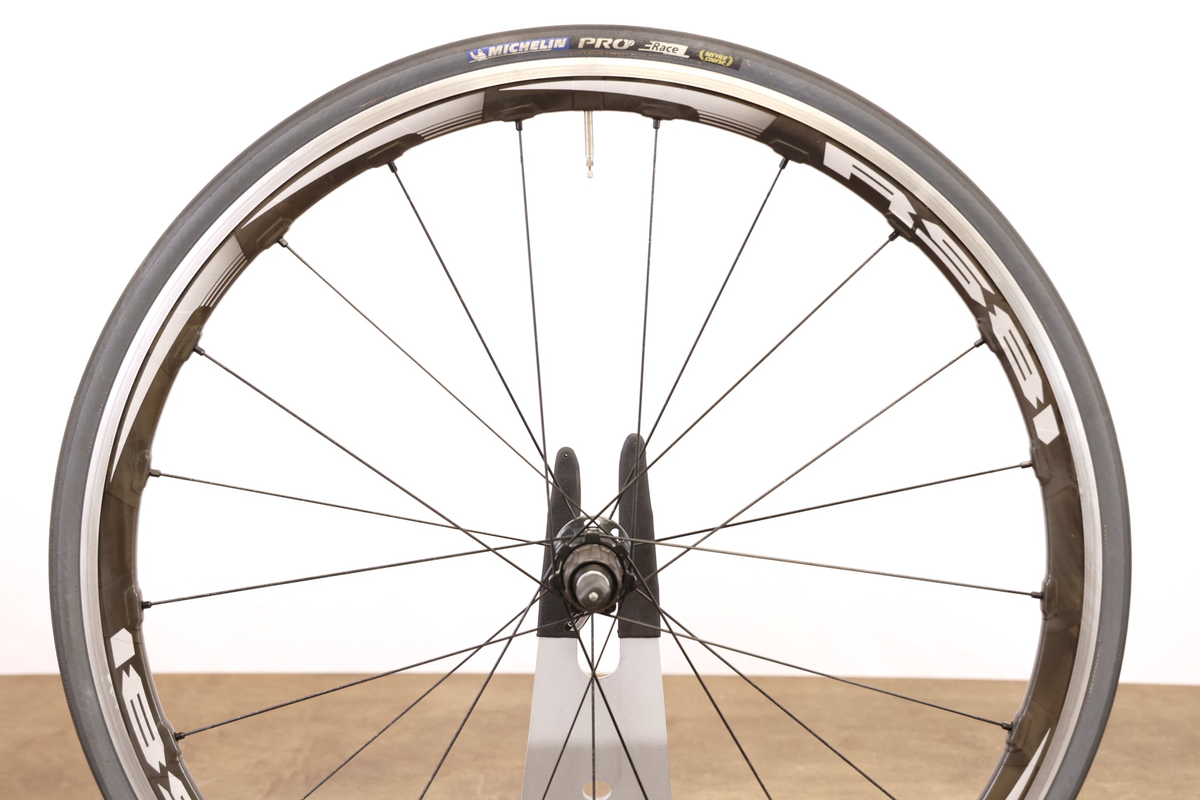 Shimano WH-RS81 C35 Carbon Alloy Clincher Rim Brake Wheelset 11