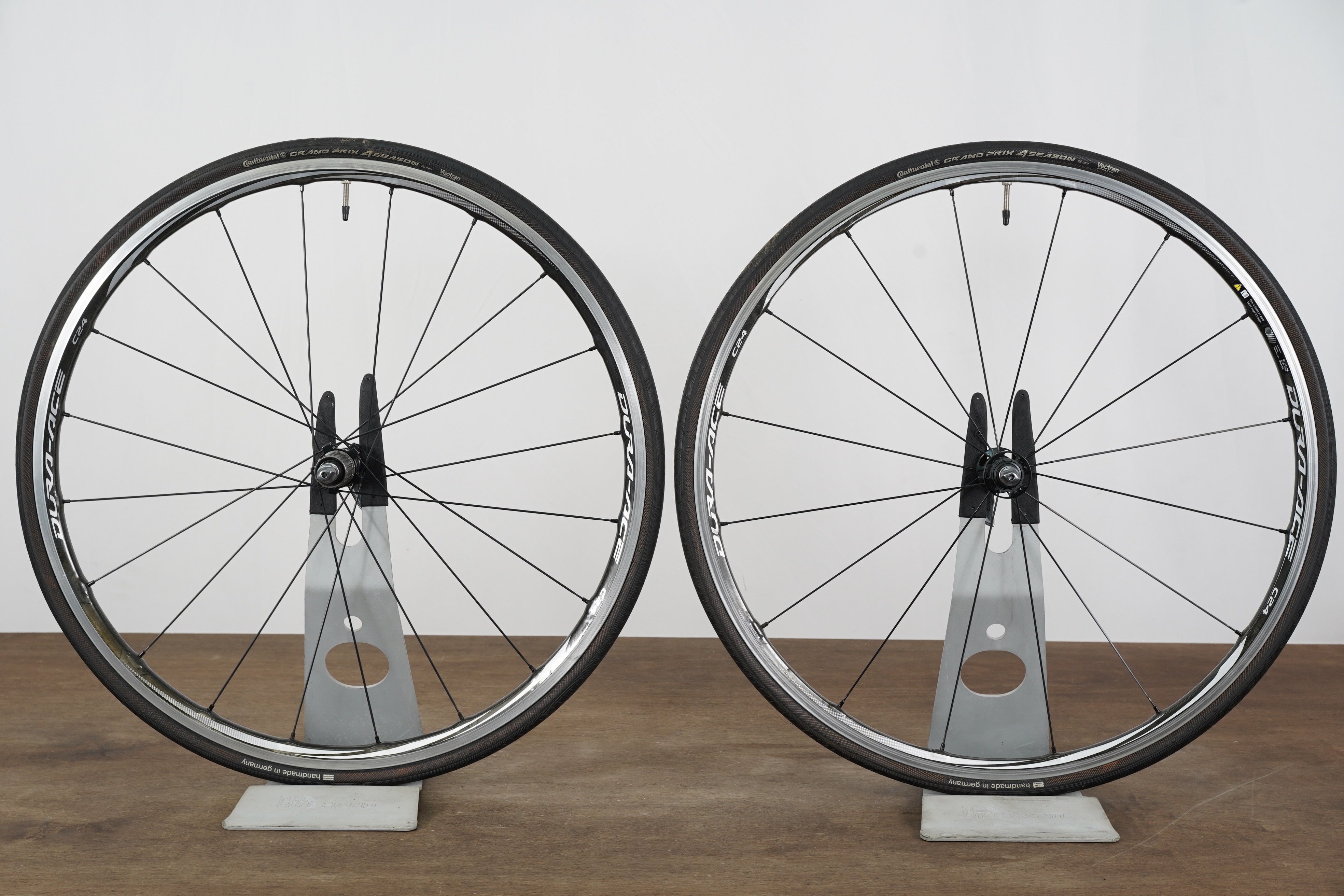 Shimano Dura-Ace WH-9000 C24 Carbon Clincher Rim Brake Wheelset 11