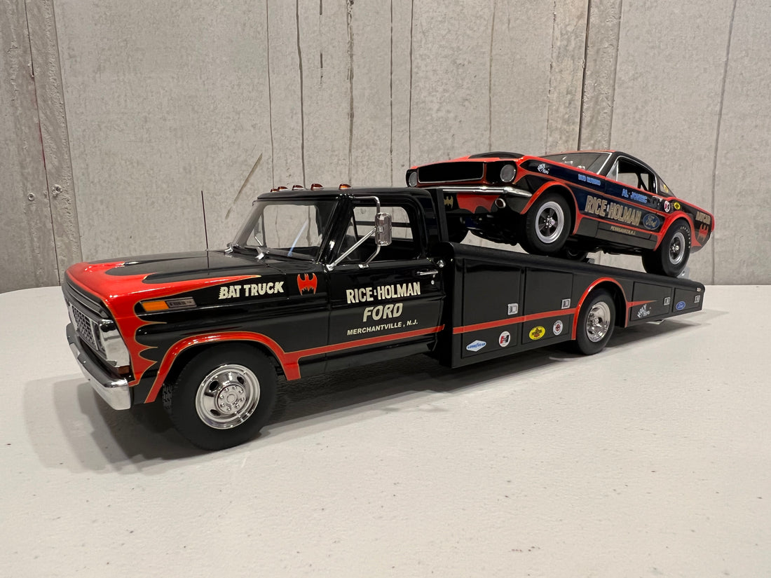 1970 FORD F-350 RAMP TRUCK - BATCAR - ACME 1:18 DIECAST – Elite
