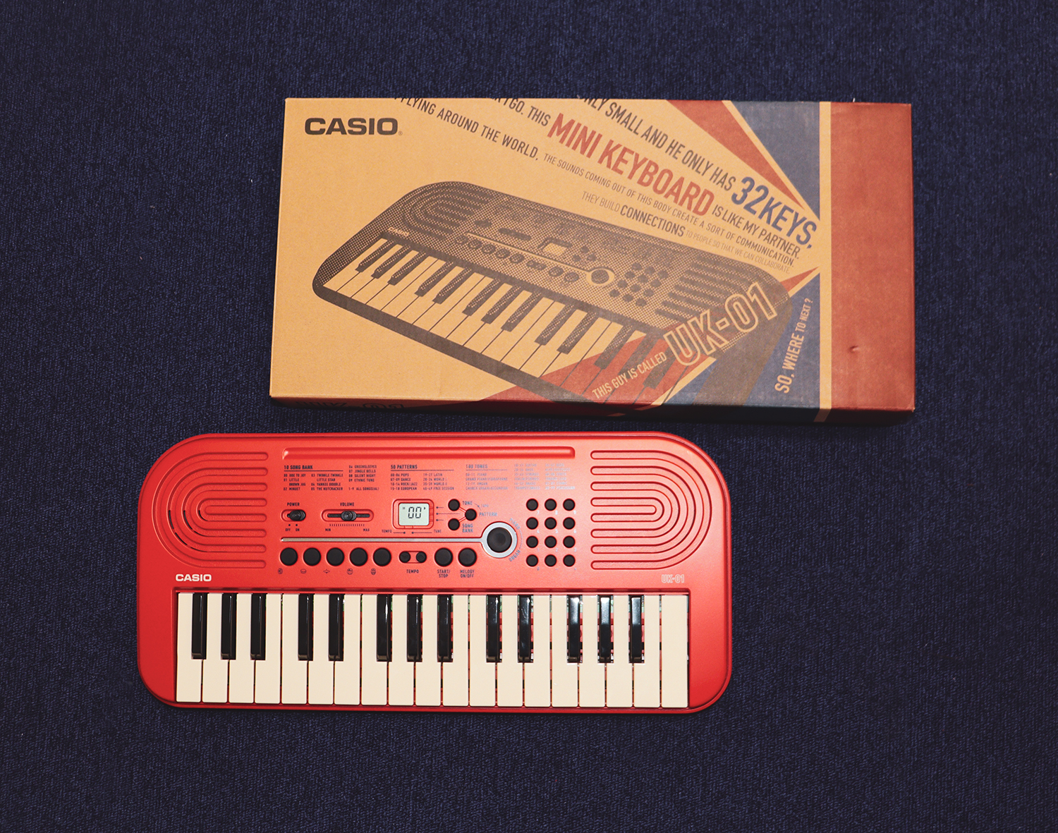 CASIO「ミニキーボードUK-01」60年代イギリスをイメージ | Emo!miu