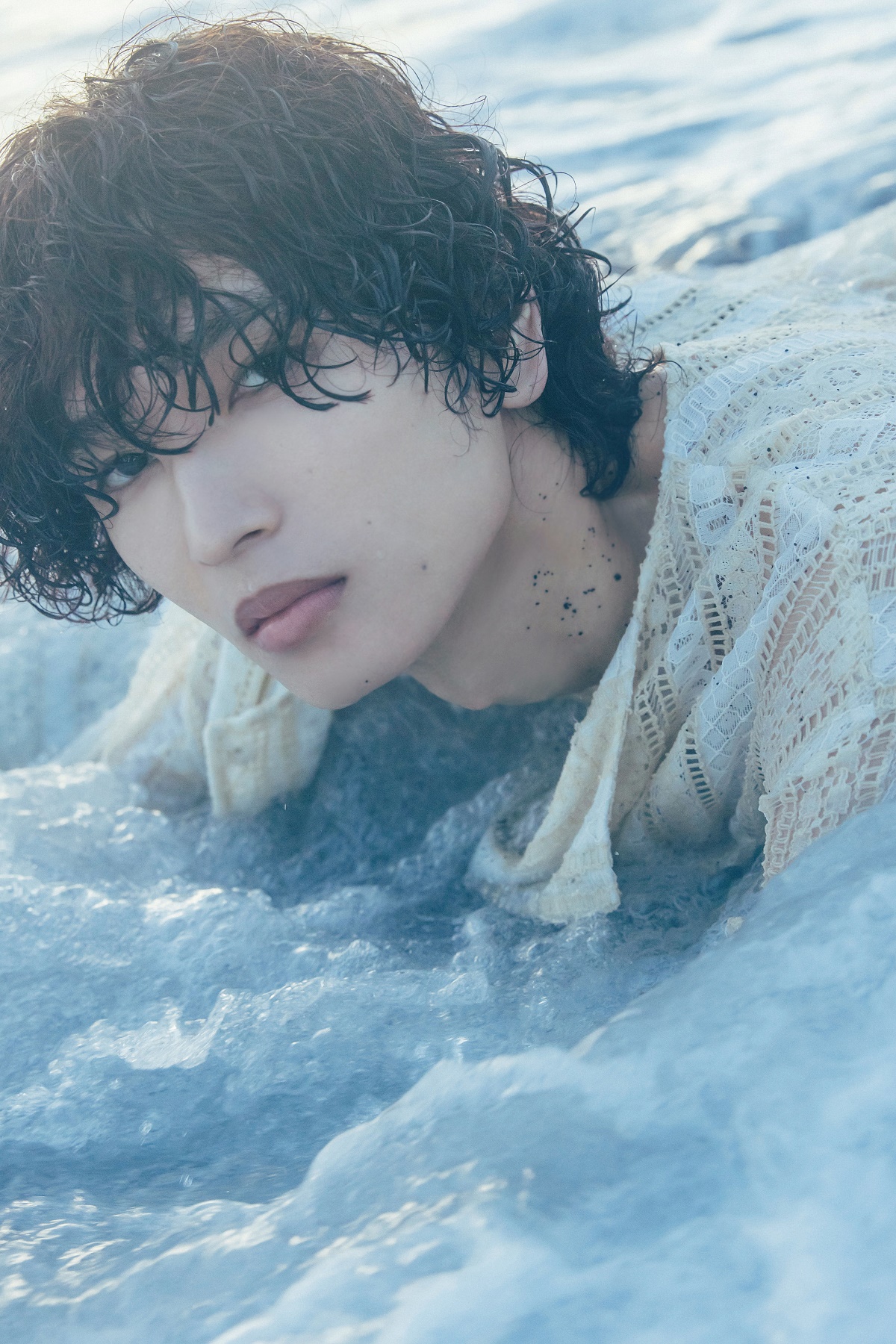 鈴木曉(WATWING)、初写真集のタイトルが決定！特別版の表紙カットも