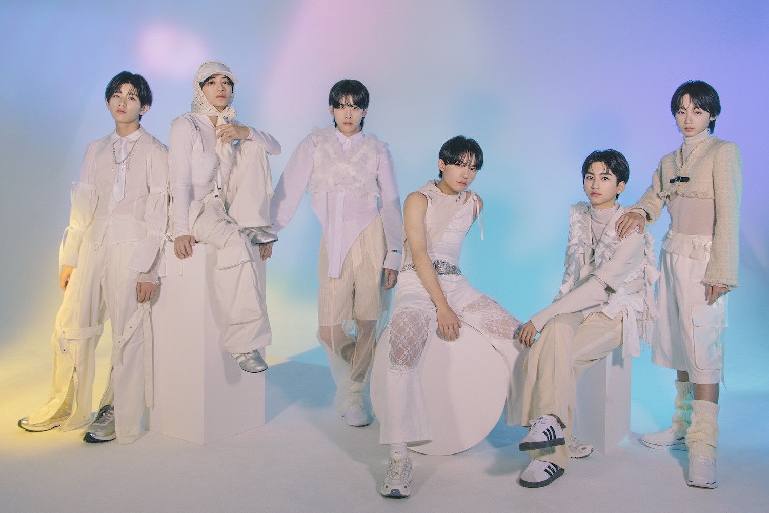 表紙&巻頭に超特急・柏木 悠が登場！フォトマガジン第2弾『EBiDAN NEXT